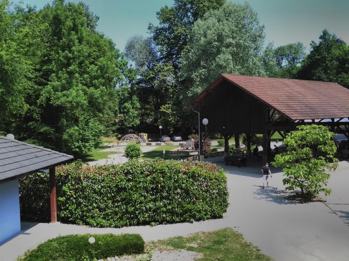 Le Camping Des 3 Lacs Belmont-Tramonet Luaran gambar